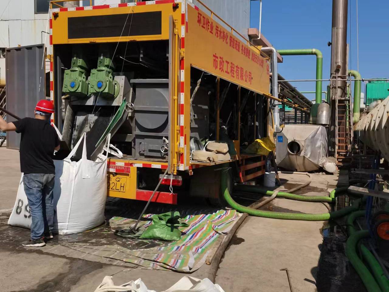 扶绥淤泥压干处理