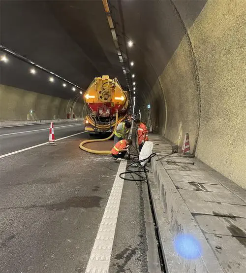 扶绥隧道排水渠清淤